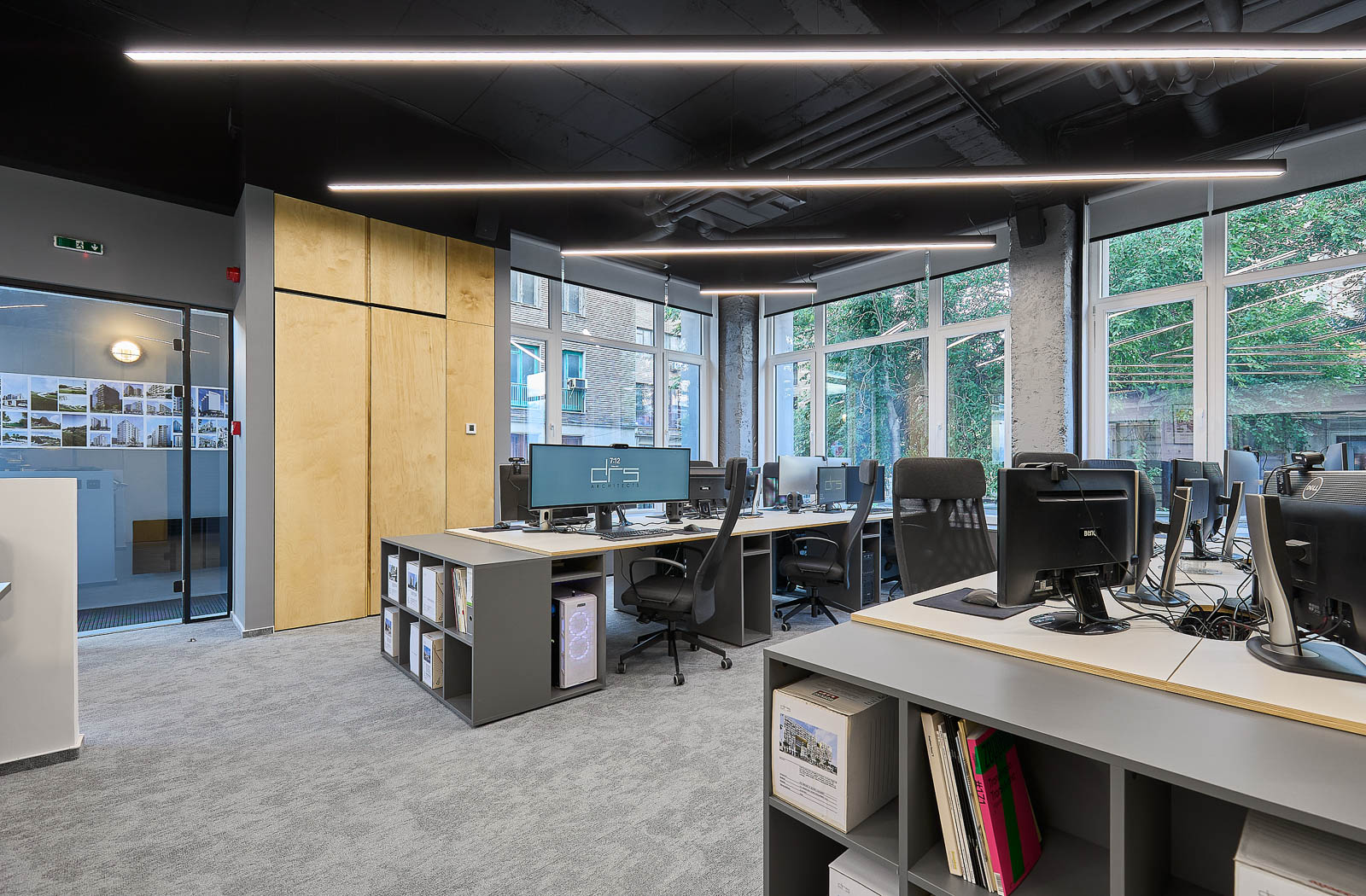 Zonă de lucru amenajată, de aproape – DRS Architects Office, București