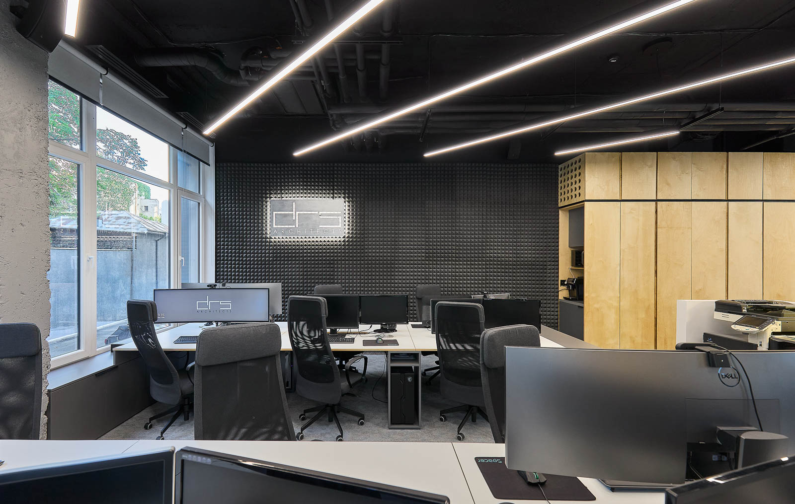 Zonă de lucru amenajată, detaliu – DRS Architects Office, București