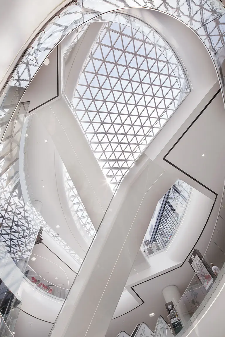 Vedere de ansamblu a mall-ului – MegaMall, București