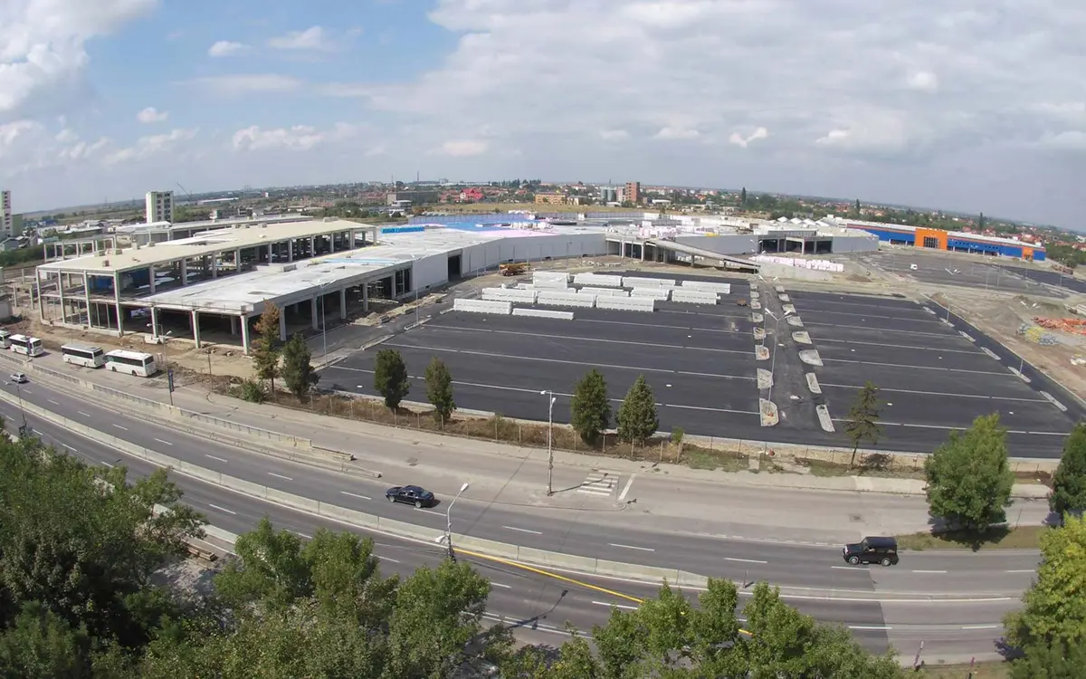 Spațiu interior al centrului comercial – Timișoara Shopping City, Timișoara