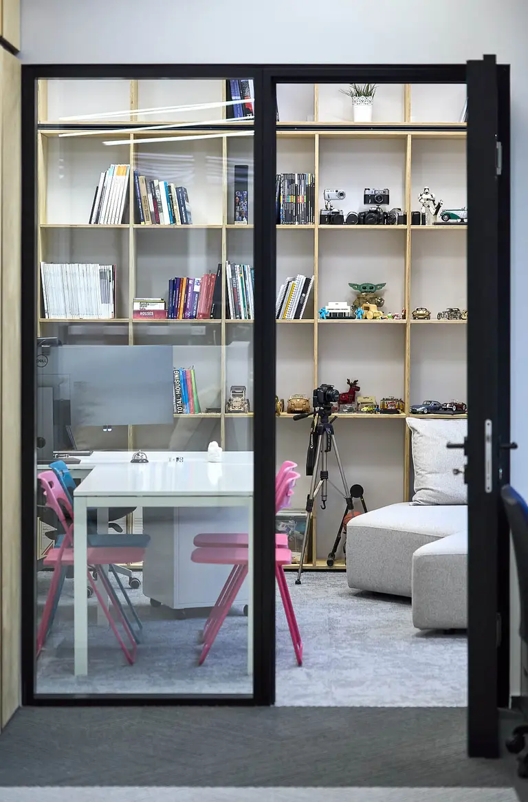 Detaliu de mobilier și finisaje, varianta 3 – DRS Architects Office, București