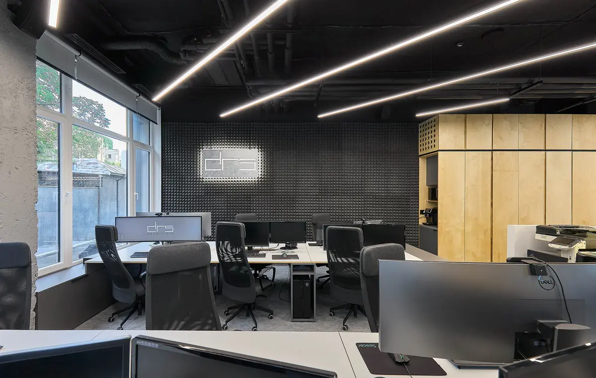 Zonă de lucru amenajată, detaliu – DRS Architects Office, București