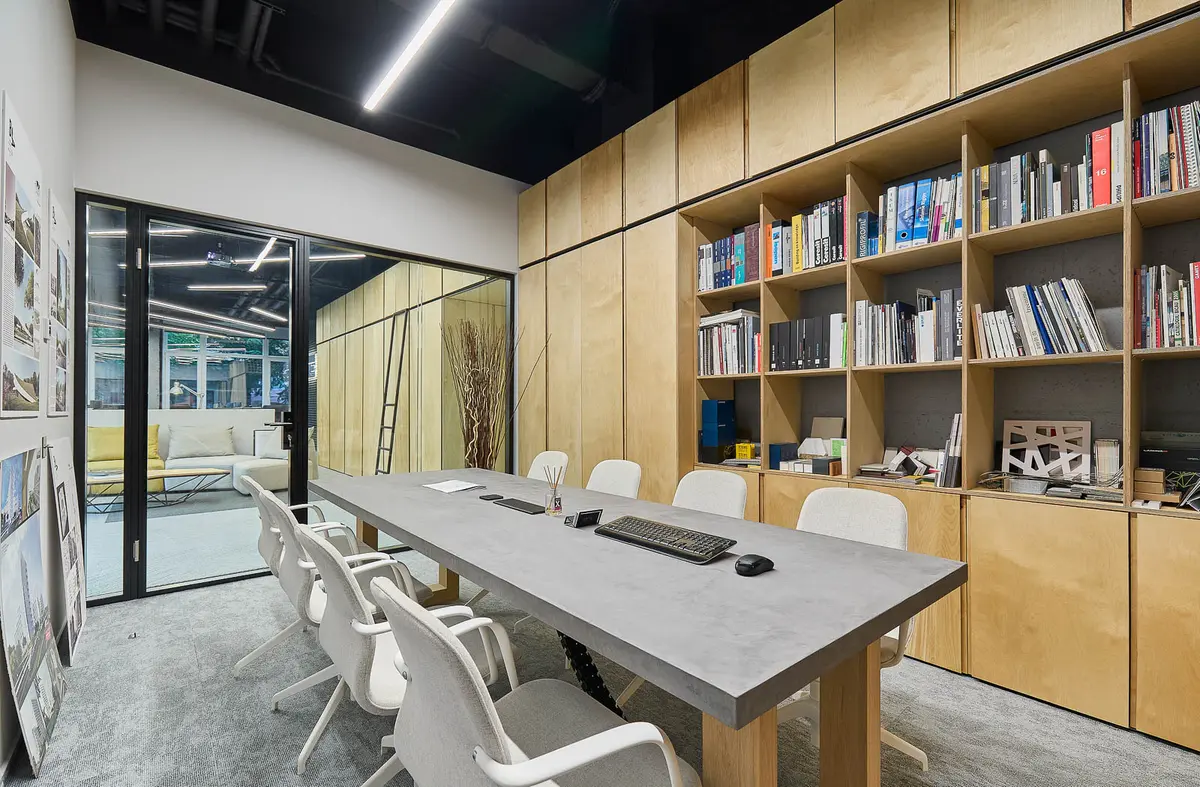 Perspectivă asupra spațiului interior – DRS Architects Office, București